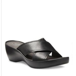 🌺Brand New🌺 Leather Crisscross Sandals